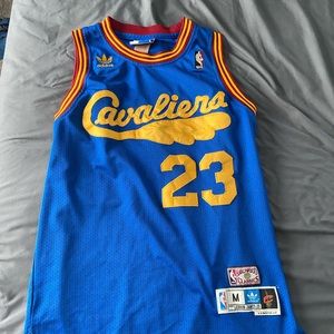 Lebron James Alternate Cavaliers Jersey Medium